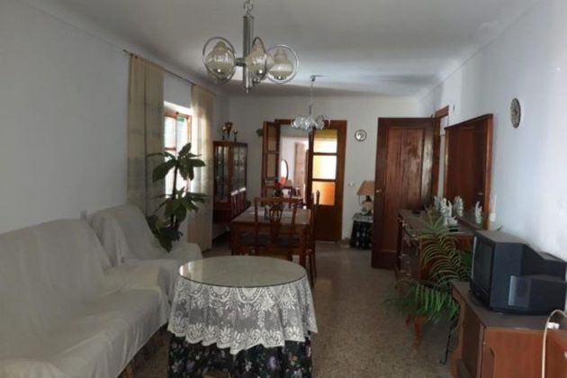 Foto 2 de Venta de casa adosada en Puerta de Segura (La) de 4 habitaciones con terraza y piscina