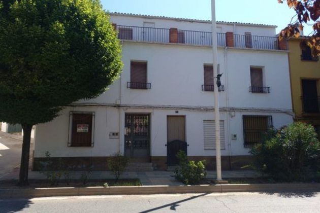 Foto 1 de Casa adossada en venda a Puerta de Segura (La) de 6 habitacions amb terrassa i balcó