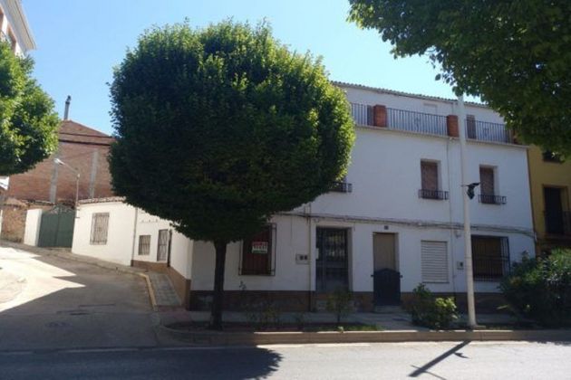 Foto 2 de Casa adossada en venda a Puerta de Segura (La) de 6 habitacions amb terrassa i balcó
