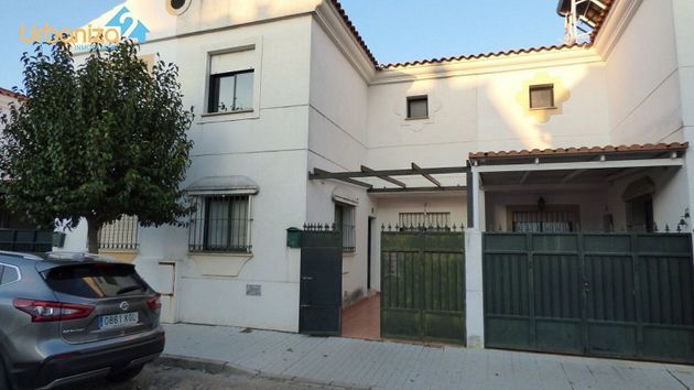 Foto 1 de Casa en venta en Olivenza de 4 habitaciones con terraza y garaje