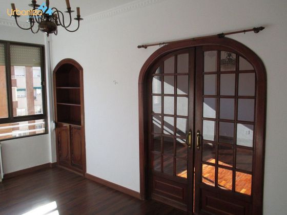 Foto 1 de Pis en venda a Santa Marina - La Paz de 4 habitacions amb balcó i calefacció