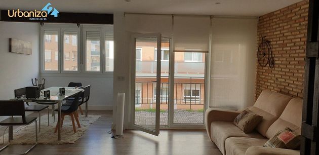Foto 2 de Piso en venta en Santa Marina - La Paz de 2 habitaciones con terraza y aire acondicionado