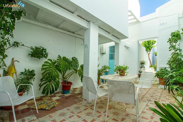 Foto 1 de Casa en venda a Casco Antiguo - Centro de 8 habitacions amb terrassa i calefacció