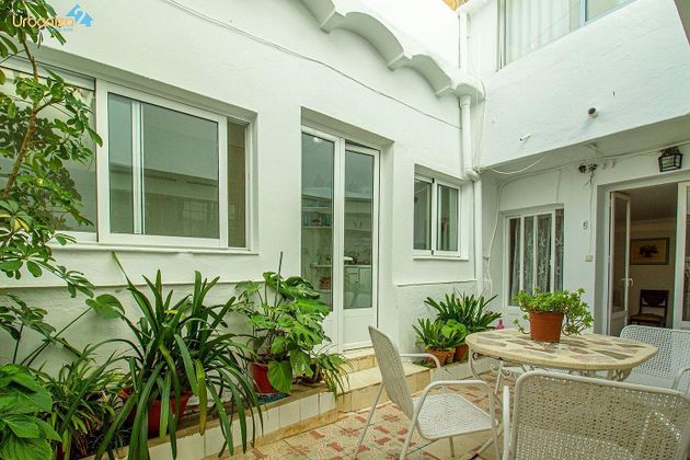 Foto 2 de Casa en venda a Casco Antiguo - Centro de 8 habitacions amb terrassa i calefacció