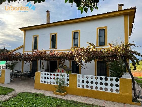 Foto 1 de Casa rural en venda a Valverde de Leganés de 8 habitacions amb terrassa i piscina