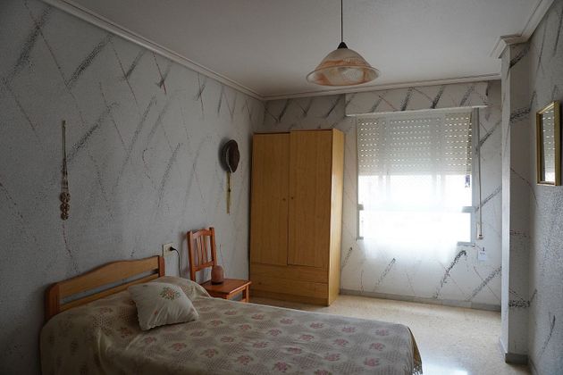 Foto 2 de Piso en venta en Vall d´Uixó (la) de 4 habitaciones con balcón y ascensor