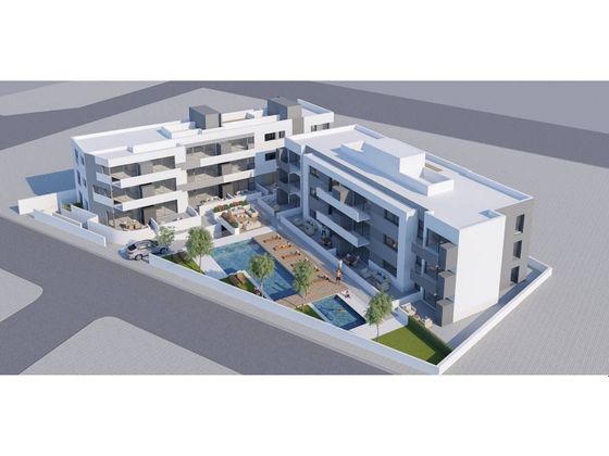 Foto 2 de Venta de piso en calle Del Doctor Fleming de 2 habitaciones con terraza y piscina