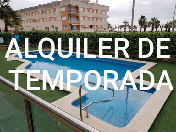 Foto 1 de Alquiler de piso en avenida Jaume I de 2 habitaciones con terraza y piscina