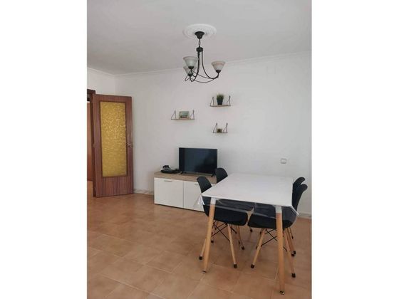 Foto 2 de Pis en lloguer a calle Josep Tarradellas de 3 habitacions amb terrassa i mobles