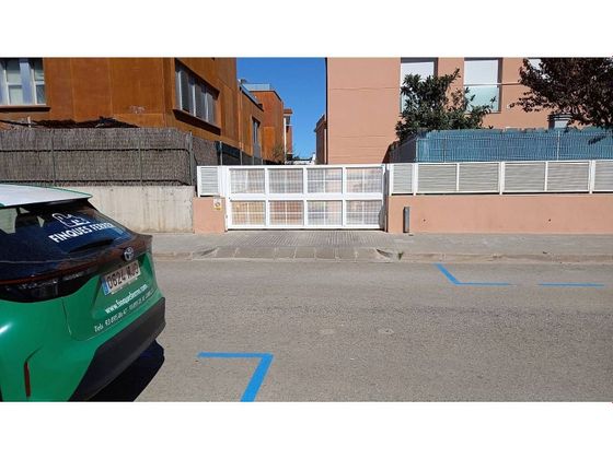 Foto 2 de Garaje en venta en calle Prat de la Riba de 11 m²