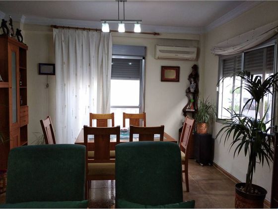 Foto 1 de Casa en venta en Macastre de 5 habitaciones con terraza y balcón