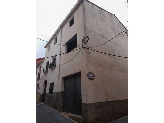 Foto 2 de Casa en venda a Yátova de 5 habitacions amb terrassa i garatge