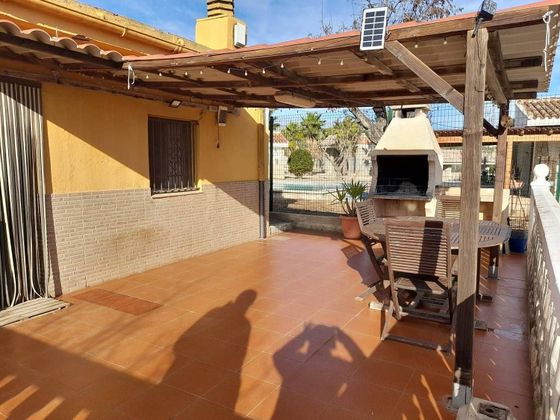 Foto 1 de Venta de chalet en Alborache de 3 habitaciones con terraza y garaje
