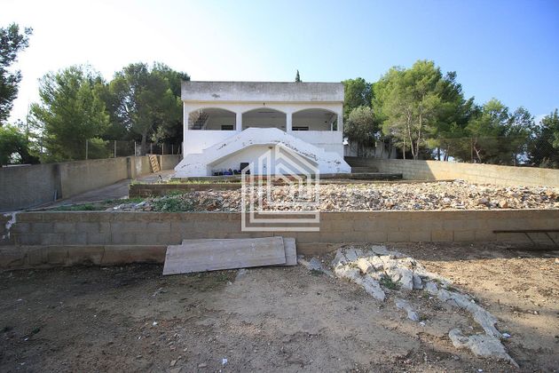Foto 1 de Chalet en venta en Riba-roja de Túria de 3 habitaciones con terraza y piscina