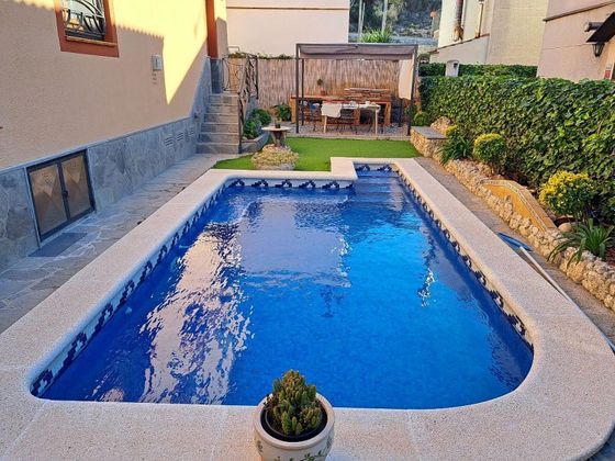 Foto 1 de Xalet en venda a Pacs del Penedès de 5 habitacions amb terrassa i piscina