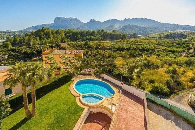 Foto 1 de Venta de piso en Callosa d´En Sarrià de 4 habitaciones con piscina y jardín