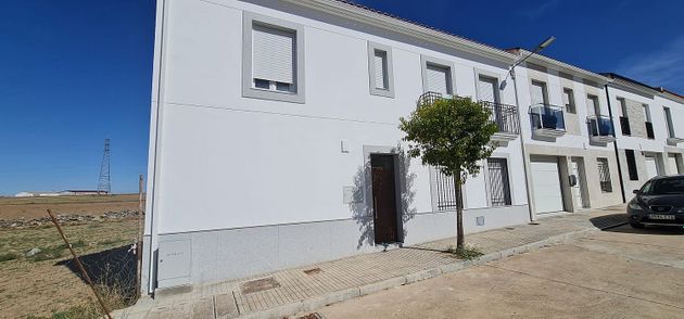 Foto 1 de Venta de casa adosada en Pozoblanco de 2 habitaciones y 110 m²