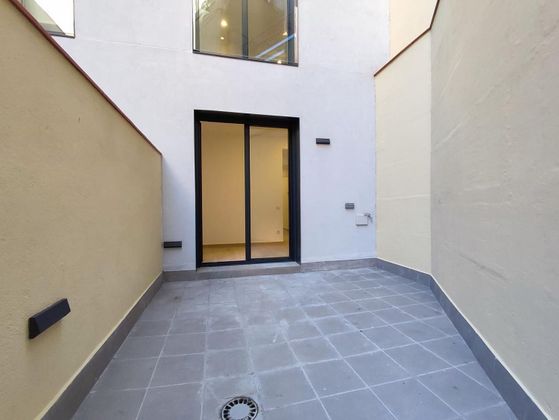 Foto 1 de Dúplex en venda a calle De Vallseca de 3 habitacions amb terrassa i aire acondicionat