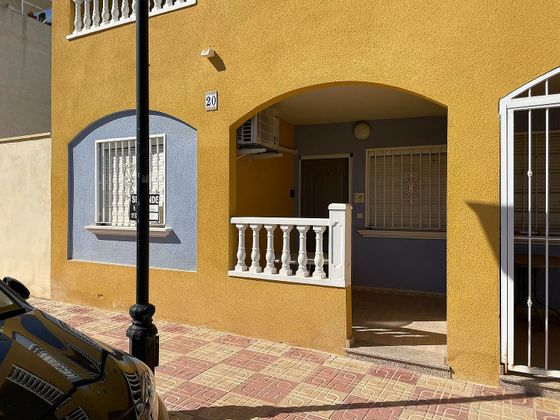 Foto 1 de Casa en venda a Jacarilla de 2 habitacions amb terrassa i piscina