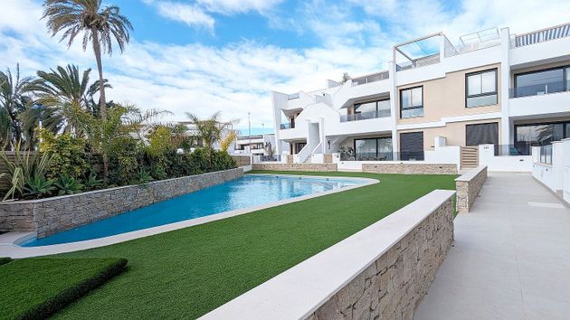 Foto 1 de Pis en venda a calle Antoñete Gálvez de 3 habitacions amb terrassa i piscina
