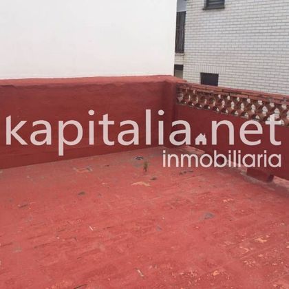Foto 2 de Casa en venta en Atzeneta d´Albaida de 3 habitaciones con terraza