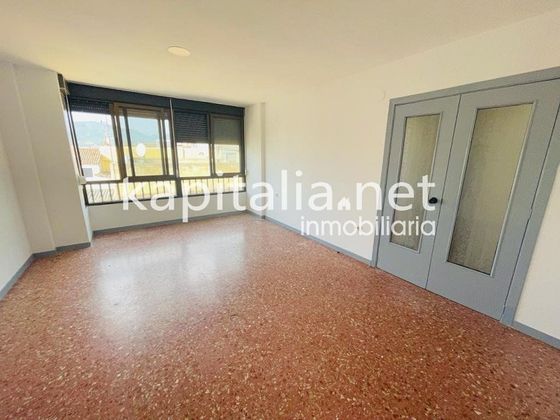 Foto 1 de Venta de piso en Aielo de Malferit de 4 habitaciones y 100 m²