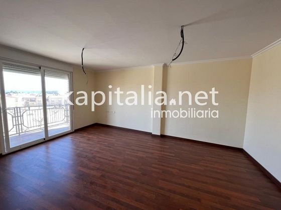 Foto 2 de Venta de piso en Alcúdia de Crespins (l´) de 4 habitaciones con balcón
