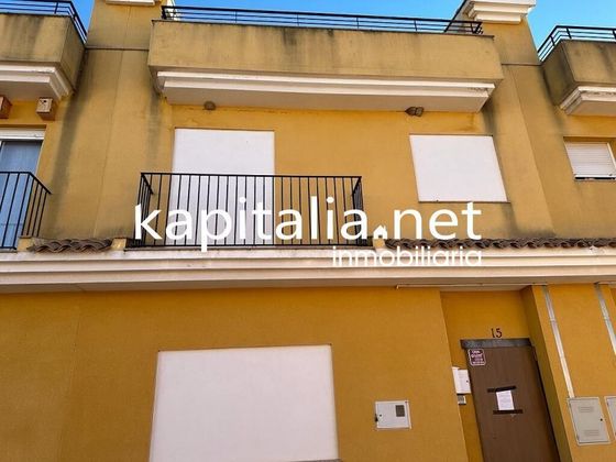 Foto 1 de Casa en venta en Fontanars dels Alforins de 4 habitaciones con terraza