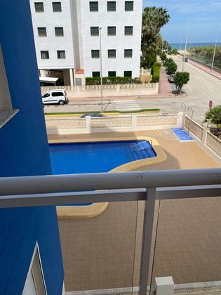 Foto 1 de Venta de piso en Piles de 2 habitaciones con terraza y piscina