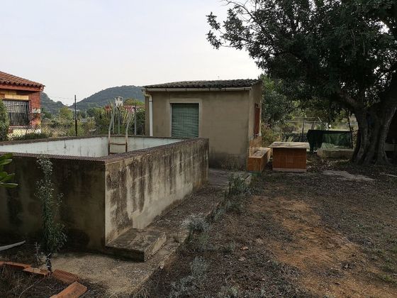Foto 2 de Venta de chalet en Monserrat de 3 habitaciones con piscina y jardín