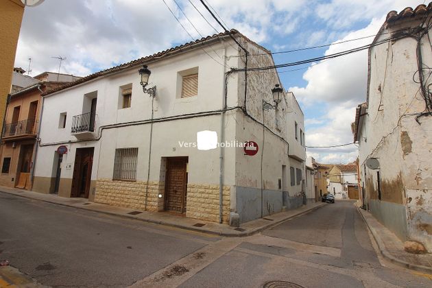 Foto 1 de Venta de casa adosada en Turís de 5 habitaciones con garaje
