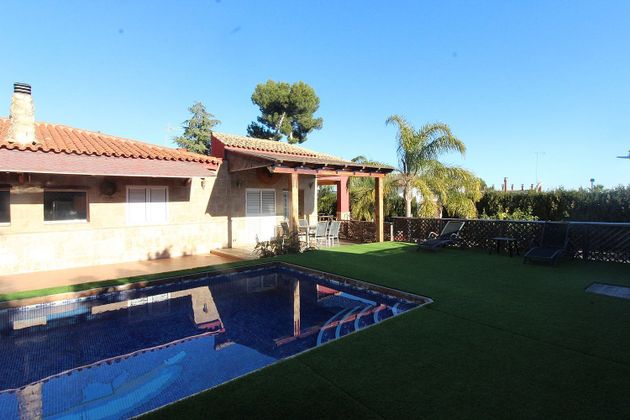 Foto 1 de Chalet en venta en Calicanto - Cumbres de Calicanto - Santo Domingo de 3 habitaciones con terraza y piscina