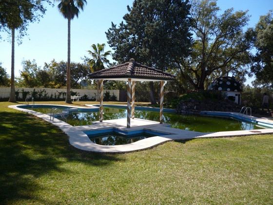 Foto 2 de Xalet en venda a Las Vaguadas - Urb. del Sur de 5 habitacions amb piscina i jardí