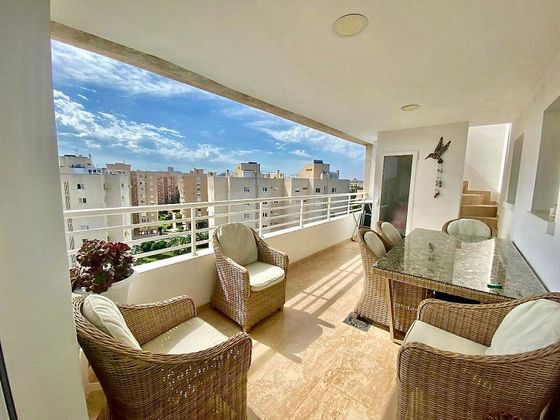 Foto 1 de Piso en venta en Playa de San Juan de 4 habitaciones con terraza y piscina