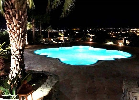 Foto 2 de Chalet en venta en Altorreal de 11 habitaciones con terraza y piscina