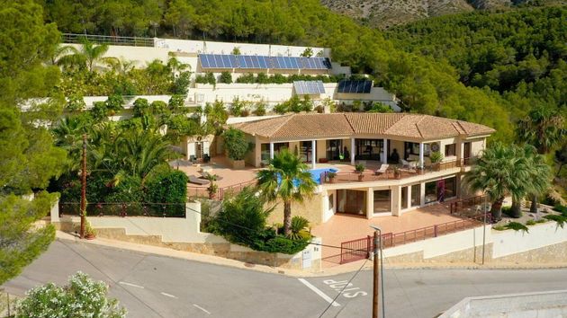 Foto 1 de Xalet en venda a Callosa d´En Sarrià de 6 habitacions amb terrassa i piscina