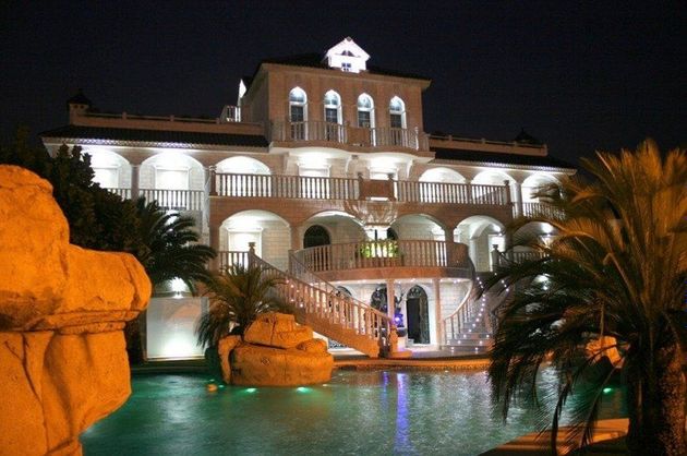 Foto 1 de Xalet en venda a Vistahermosa de 14 habitacions amb terrassa i piscina