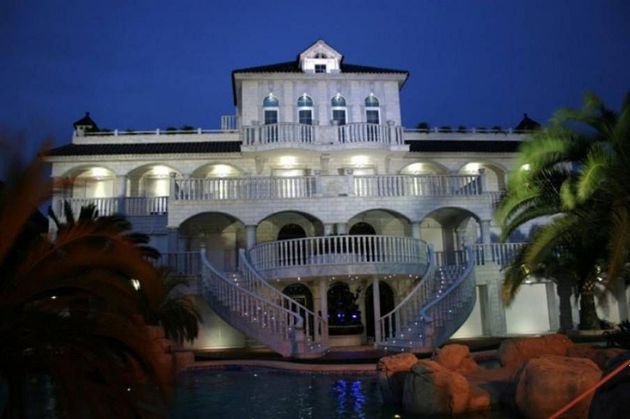 Foto 2 de Xalet en venda a Vistahermosa de 14 habitacions amb terrassa i piscina