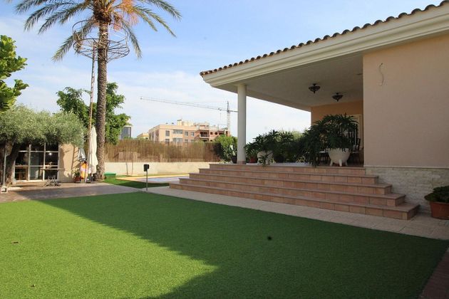 Foto 1 de Xalet en venda a Ciutat Jardí - Torreta Verdí de 5 habitacions amb terrassa i piscina