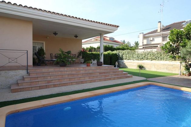 Foto 2 de Chalet en venta en Ciutat Jardí - Torreta Verdí de 5 habitaciones con terraza y piscina