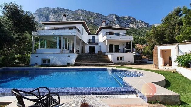 Foto 1 de Xalet en venda a El Montgó de 6 habitacions amb terrassa i piscina