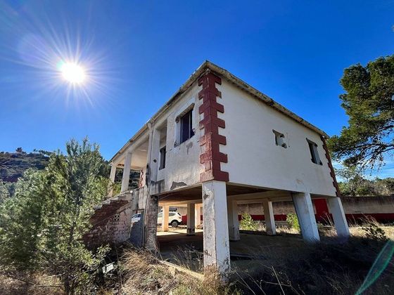 Foto 1 de Casa rural en venda a Macastre de 3 habitacions amb terrassa i jardí