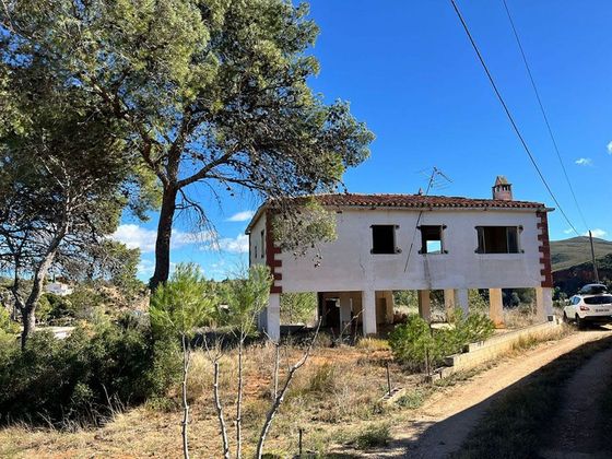 Foto 2 de Casa rural en venda a Macastre de 3 habitacions amb terrassa i jardí