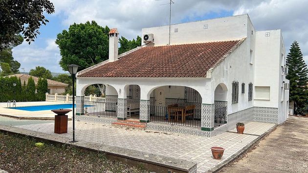 Foto 2 de Chalet en venta en Alberic de 6 habitaciones con terraza y piscina