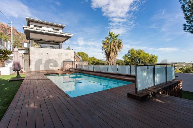 Foto 1 de Chalet en venta en Centro - El Castillo de 4 habitaciones con terraza y piscina