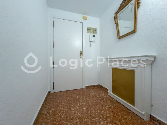 Foto 2 de Piso en alquiler en Benimaclet de 2 habitaciones con muebles y balcón