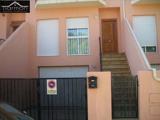 Foto 2 de Venta de casa adosada en Castelló de Rugat de 4 habitaciones con garaje y balcón
