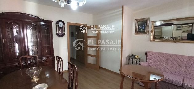 Foto 1 de Pis en venda a Linares de 3 habitacions amb piscina i garatge