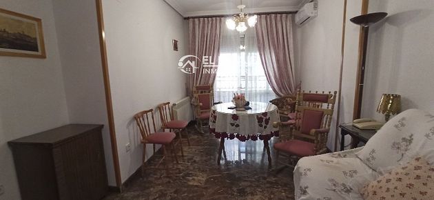 Foto 1 de Piso en venta en Linares de 2 habitaciones con balcón y aire acondicionado