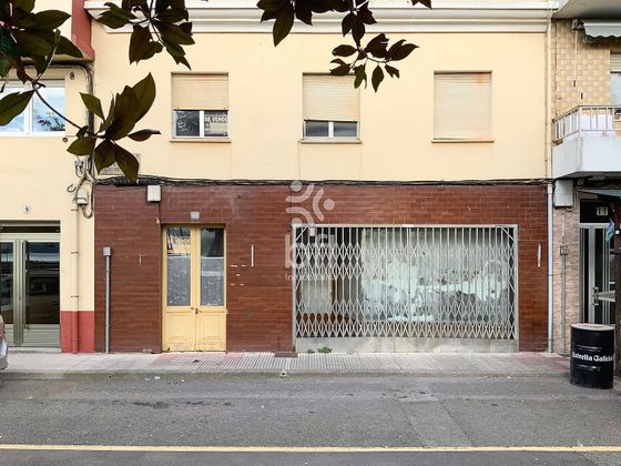 Foto 1 de Xalet en venda a calle Constitución de 4 habitacions i 275 m²